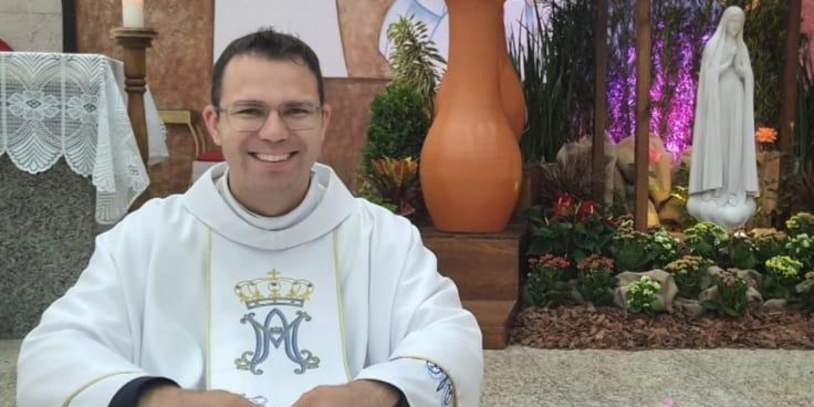 Padre Michel se despede na primeira missa do ano