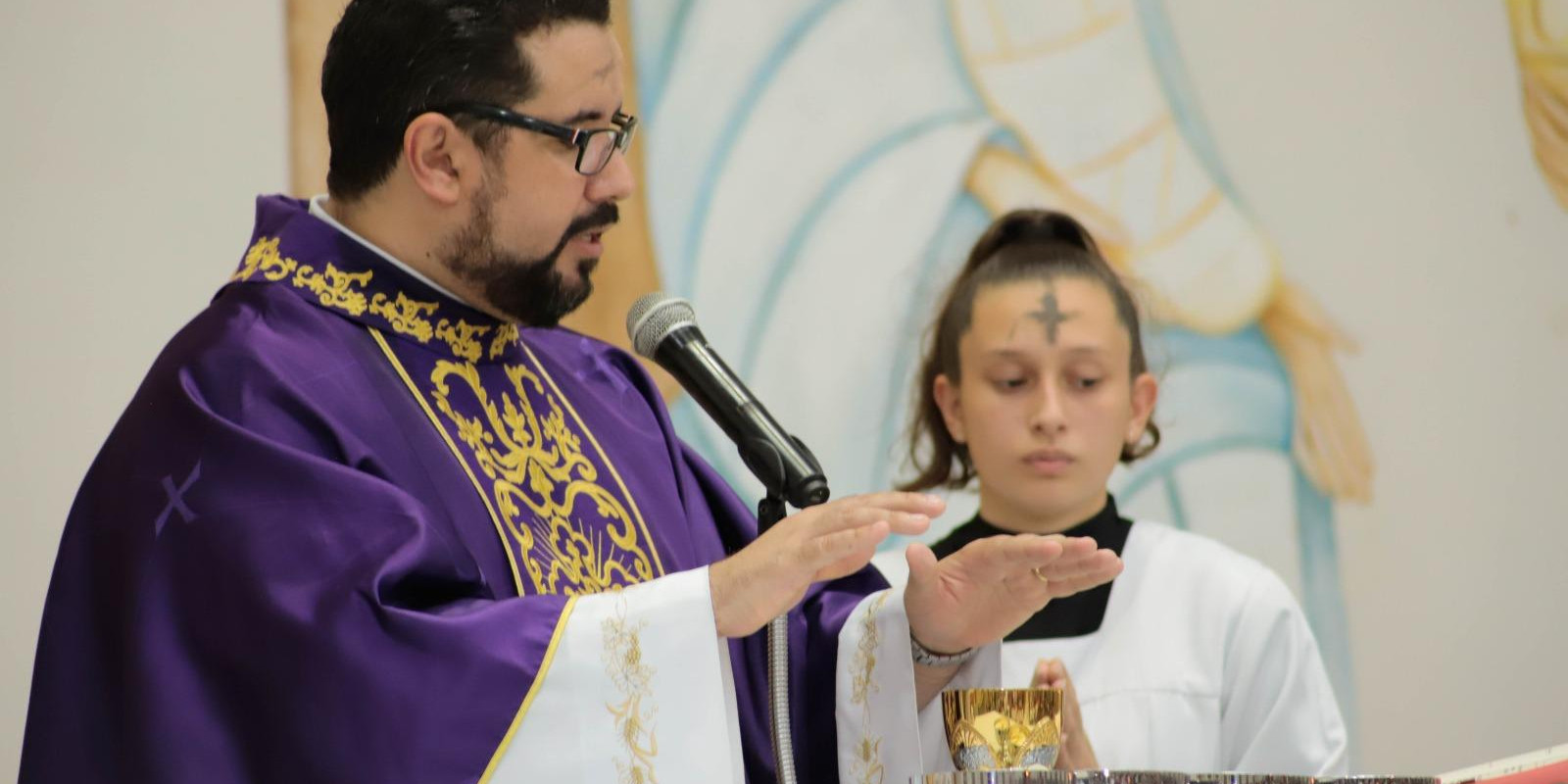 Matriz e capelas ficam lotadas na Quarta-feira de Cinza