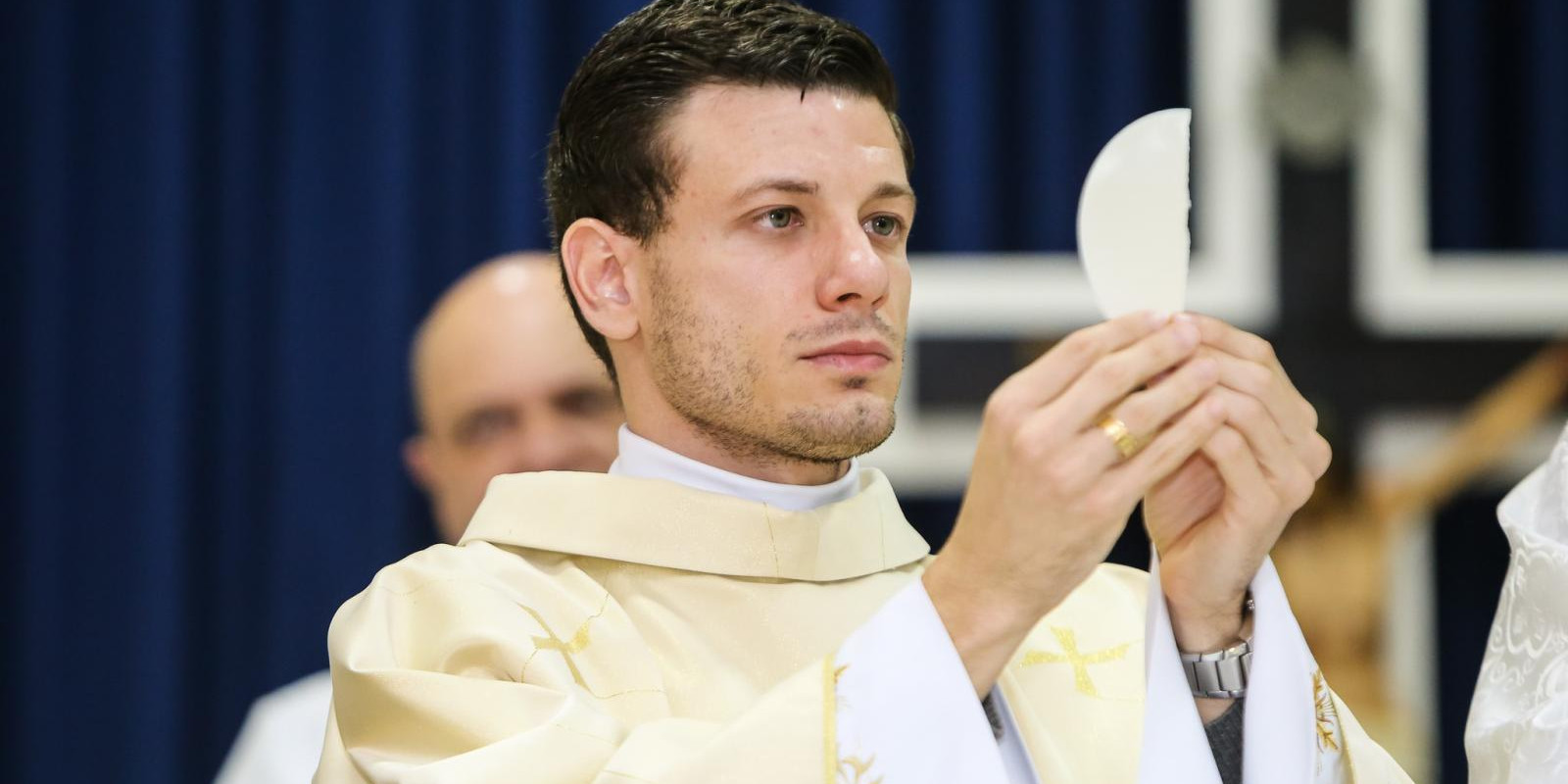 ARCEBISPO CONFIRMA ORDENAÇÃO PRESBITERAL DE MARCELO DE MEDEIROS