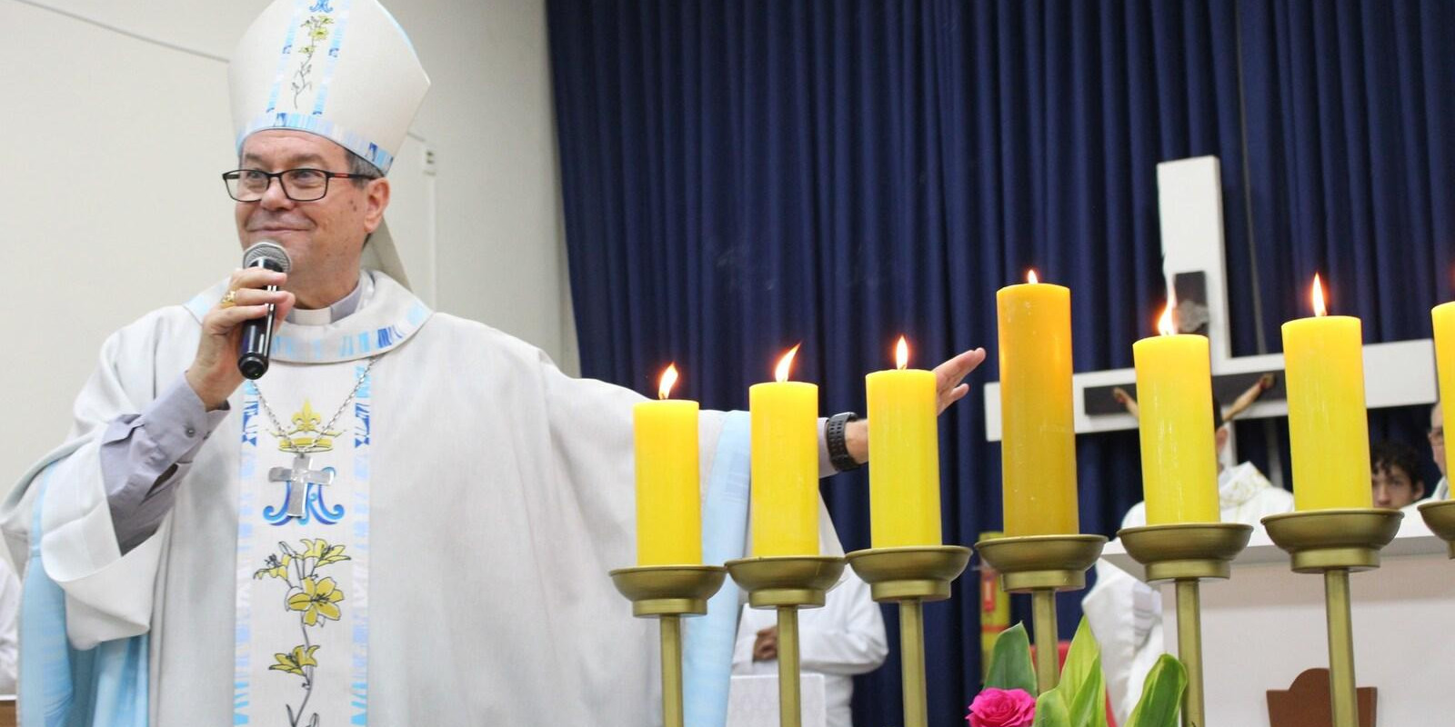 JESUS CRISTO ABRE CAMINHOS PARA SEGUIRMOS EM FRENTE