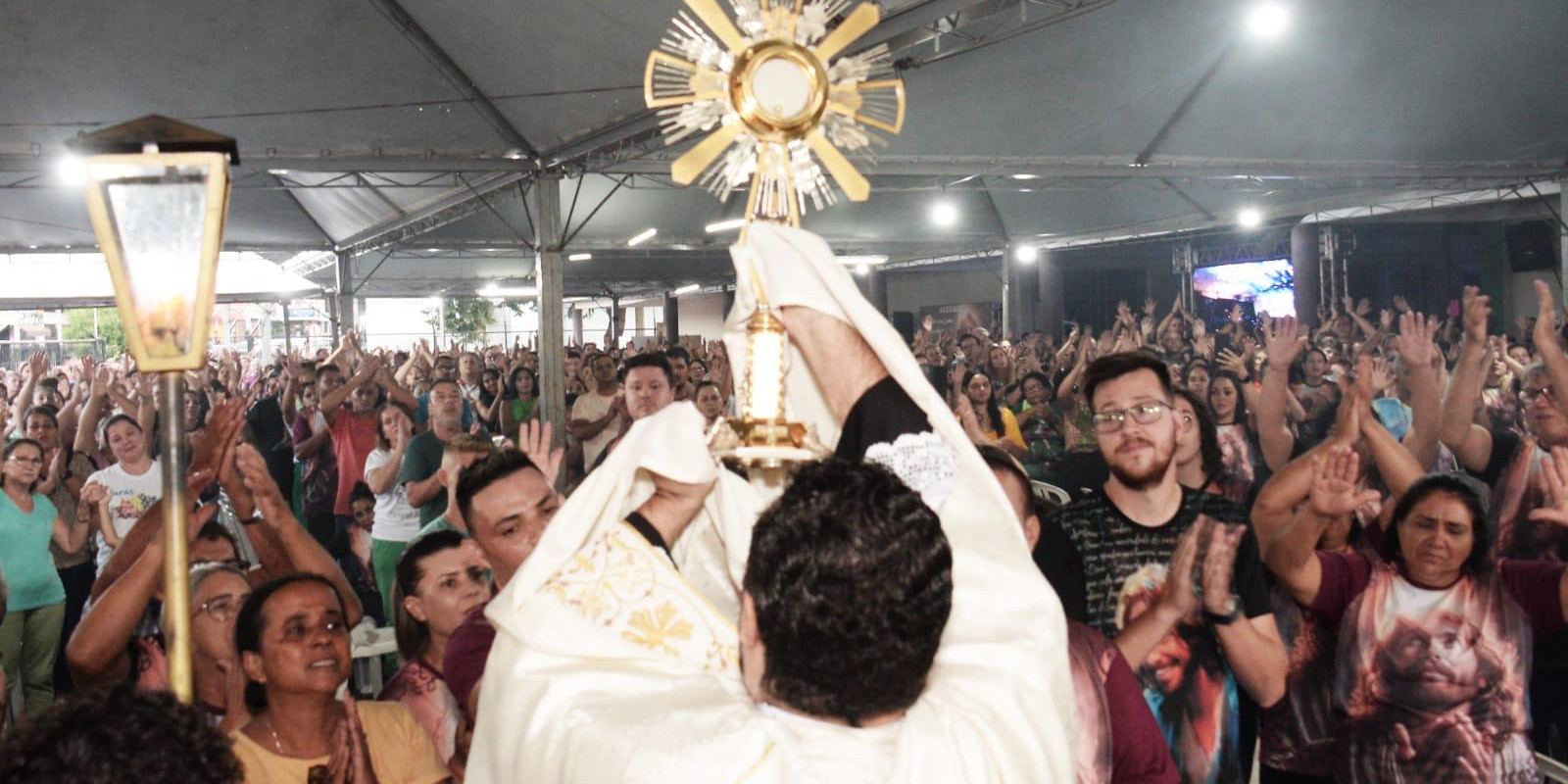 PAPA FRANCISCO CONVIDA PARA 24 HORAS PARA O SENHOR