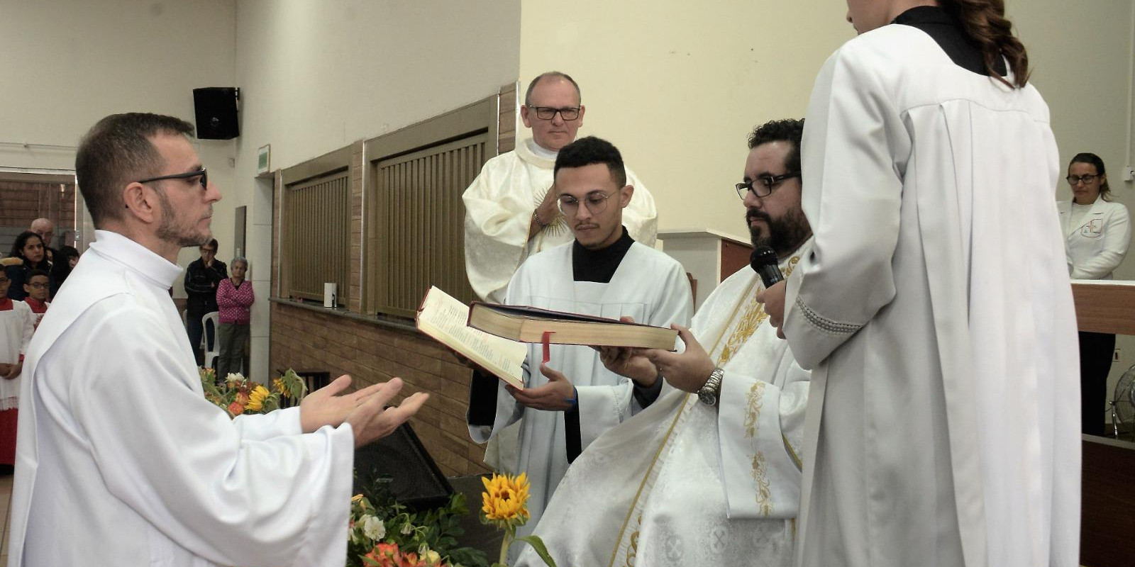 ABÍLIO BOCARDI RECEBE O MINISTÉRIO DO LEITORATO