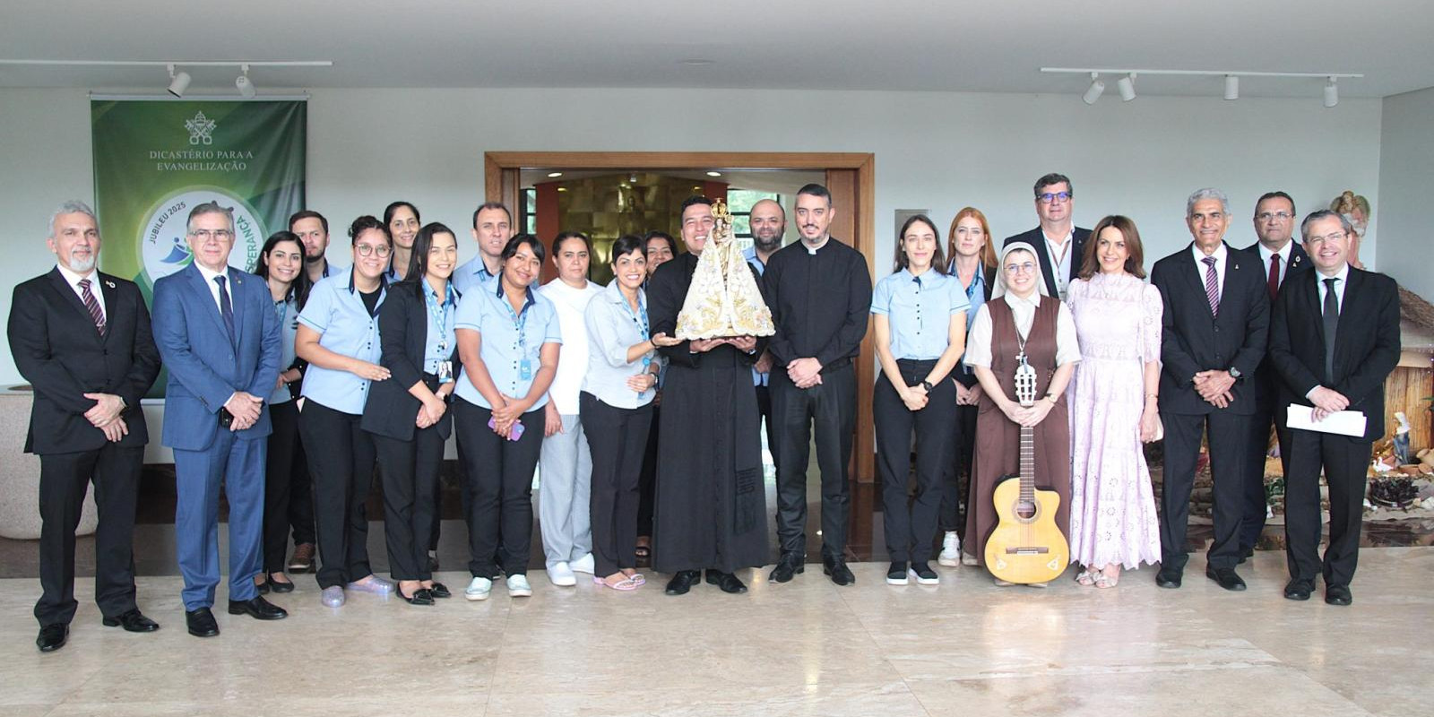 CNBB ACOLHE IMAGEM PEREGRINA DE NOSSA SENHORA DE FÁTIMA