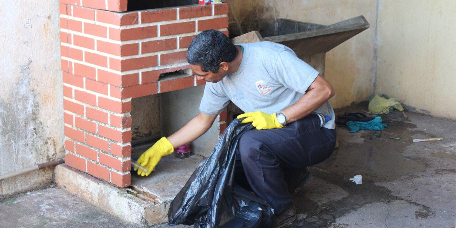 MUTIRÃO CONTRA A DENGUE