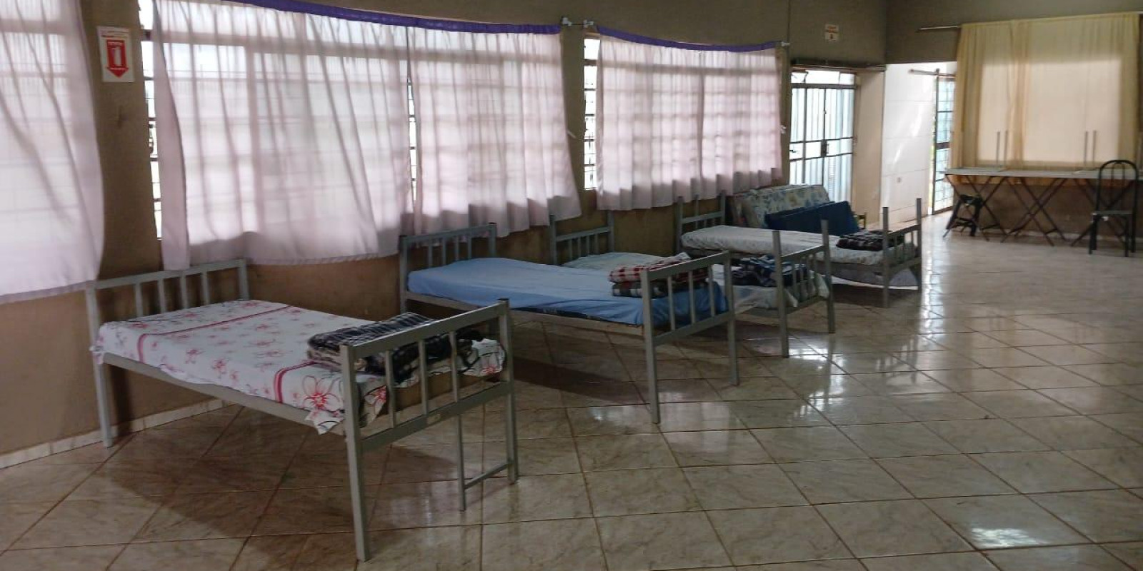 MORADORES DE RUA SÃO ACOLHIDOS DURANTE O FRIO