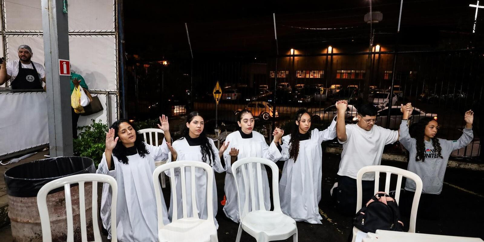 DERRUBANDO MURALHAS E CONSTRUINDO A FÉ VIVA