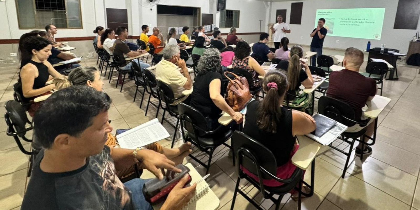 LEIGOS MERGULHAM NO SABER TEOLÓGICO