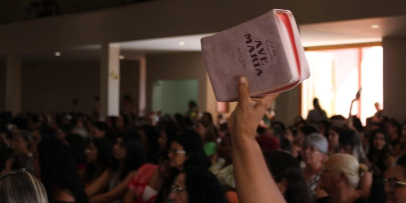 TARDE DAS MULHERES ABRE VENDAS DE CONVITES