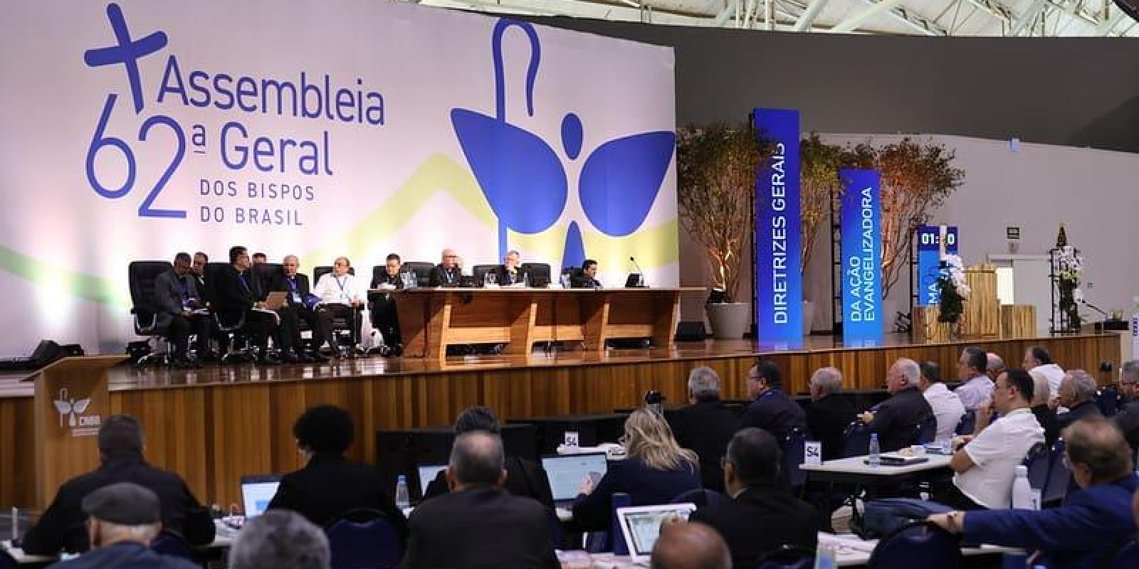 BISPOS DO PARANÁ AVALIAM NOVAS DIRETRIZES