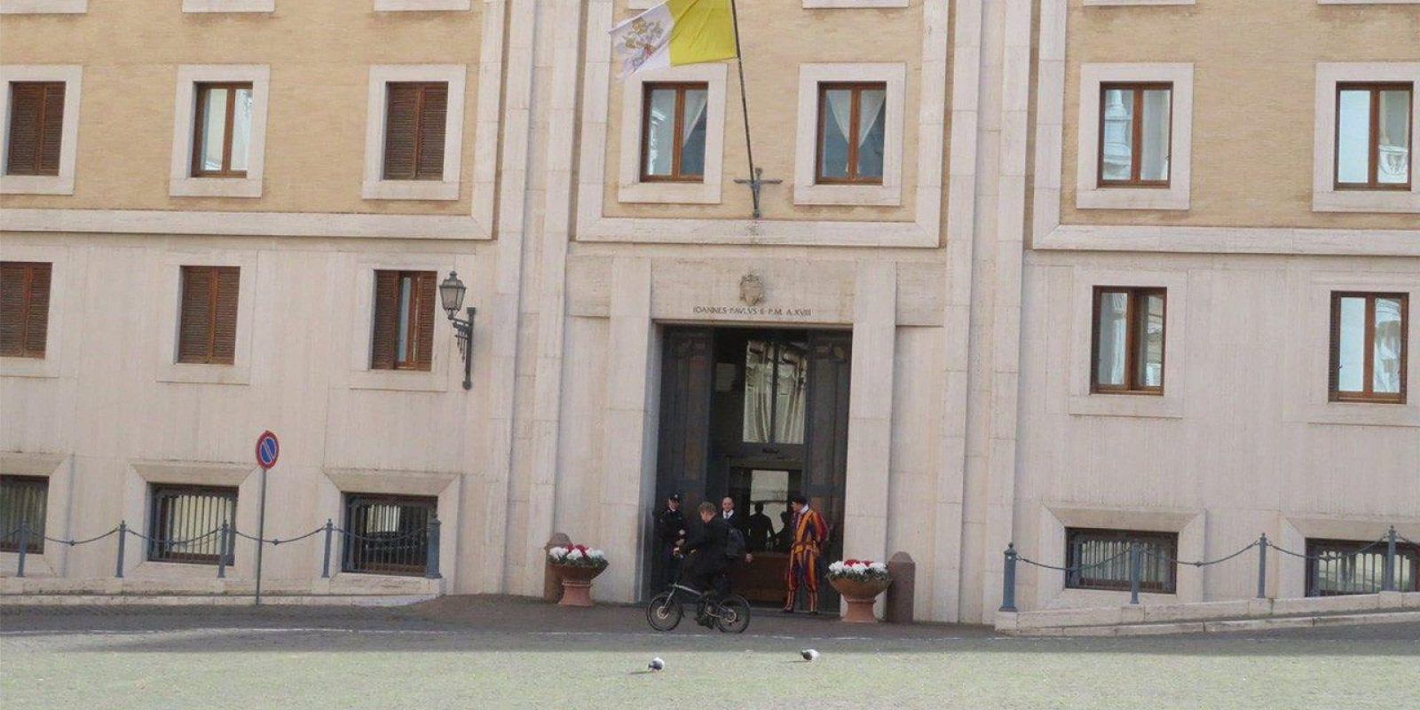 FRANCISCO SEGUE ESTÁVEL E TEM RÍTMO MODERADO DE TRABALHO FRANCISCO SEGUE ESTÁVEL E TEM RÍTMO MODERADO DE TRABALHO