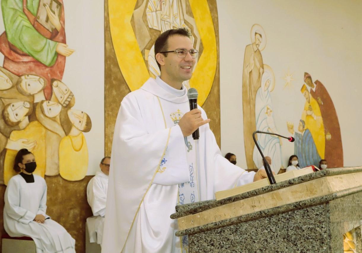 Emoção e testemunho mariano marcam despedida do Pe. Michel