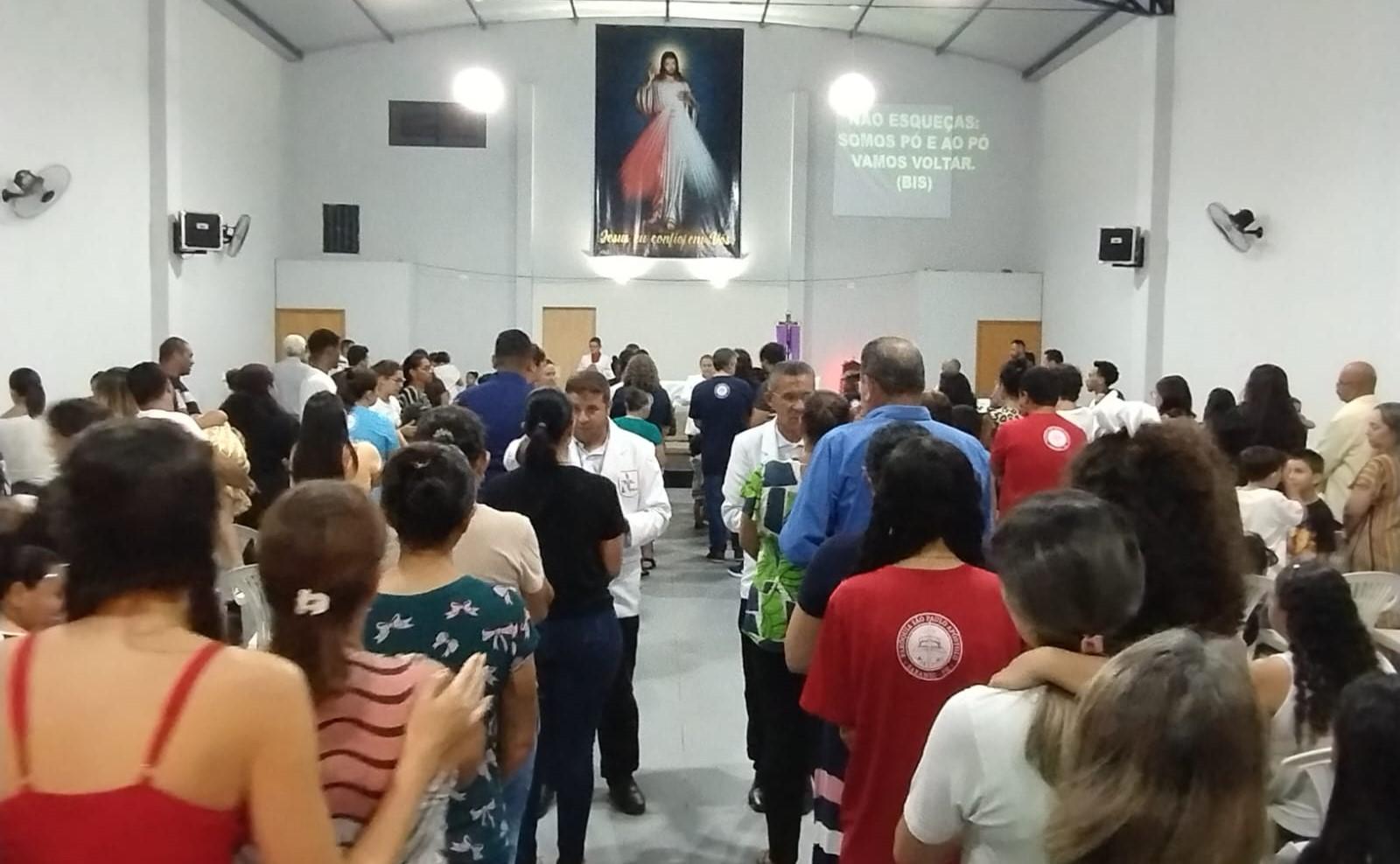 Matriz e capelas ficam lotadas na Quarta-feira de Cinza Matriz e capelas ficam lotadas na Quarta-feira de Cinza