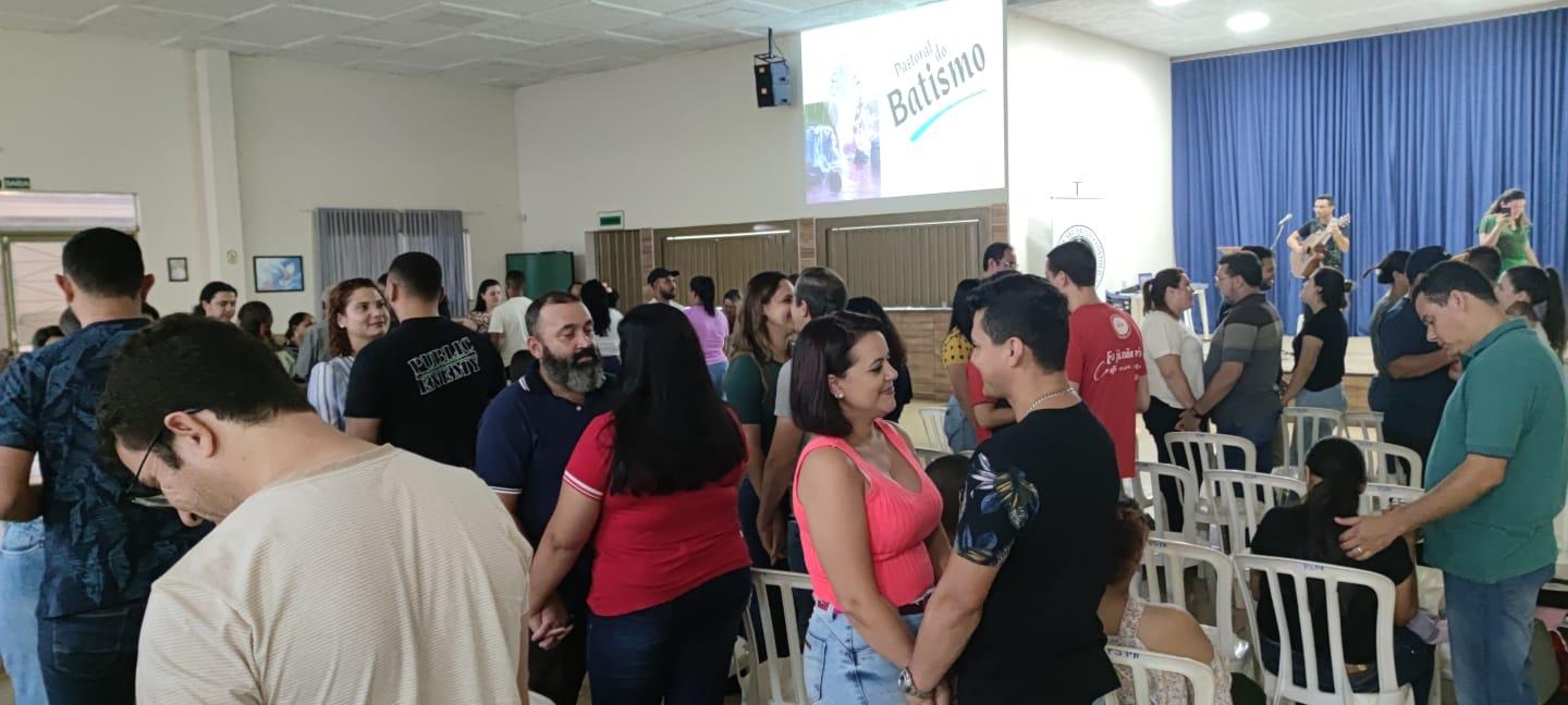Pais e padrinhos concluem preparação ao batismo