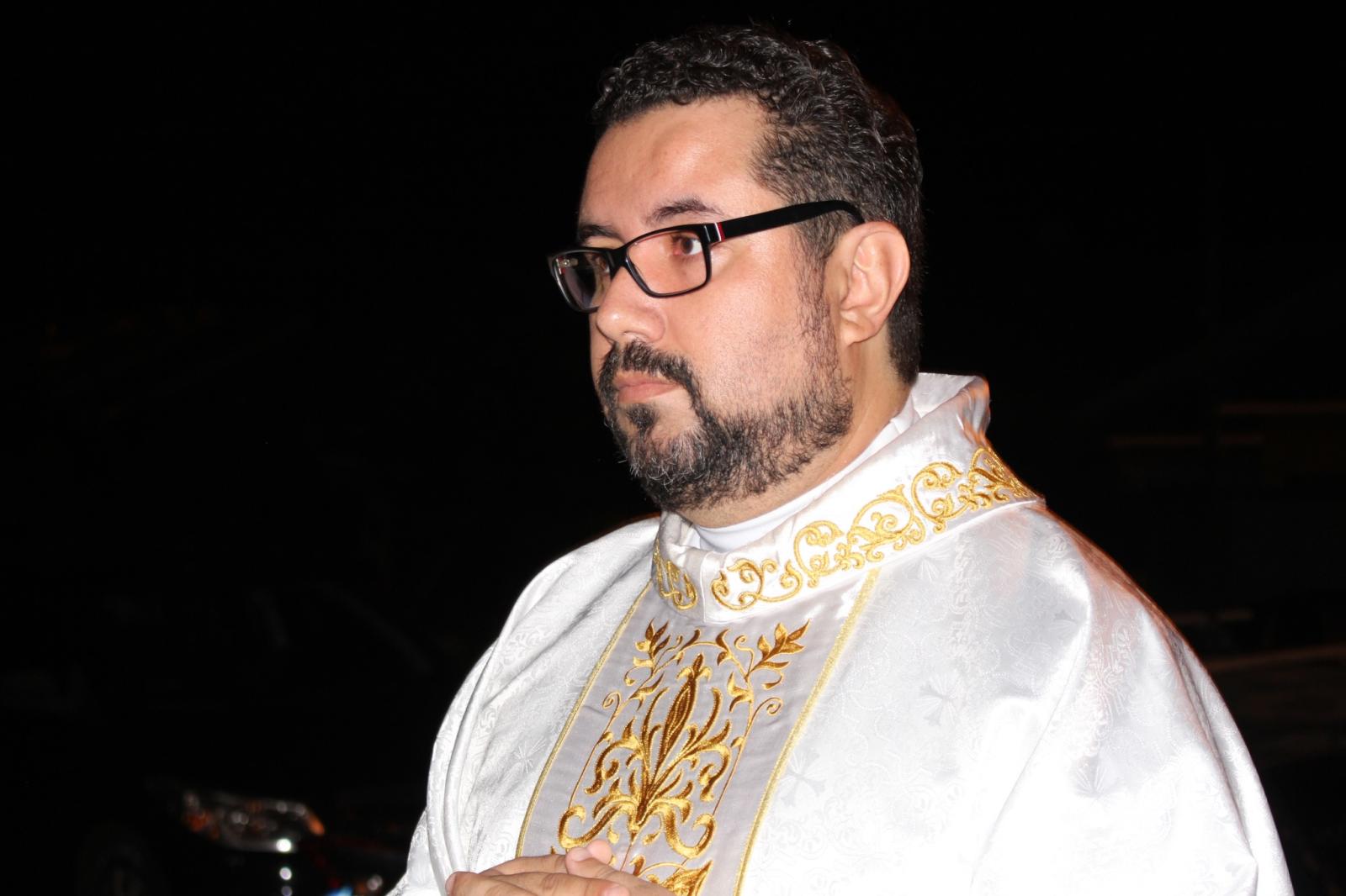 PADRE BETO RECEBE ALTA DA UTI