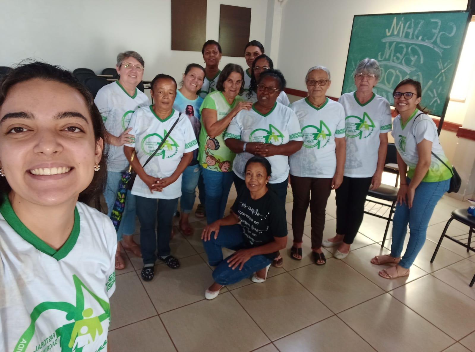 EXISTE UMA CRIANÇA NA PARÓQUIA QUE PRECISA DE VOCÊ
