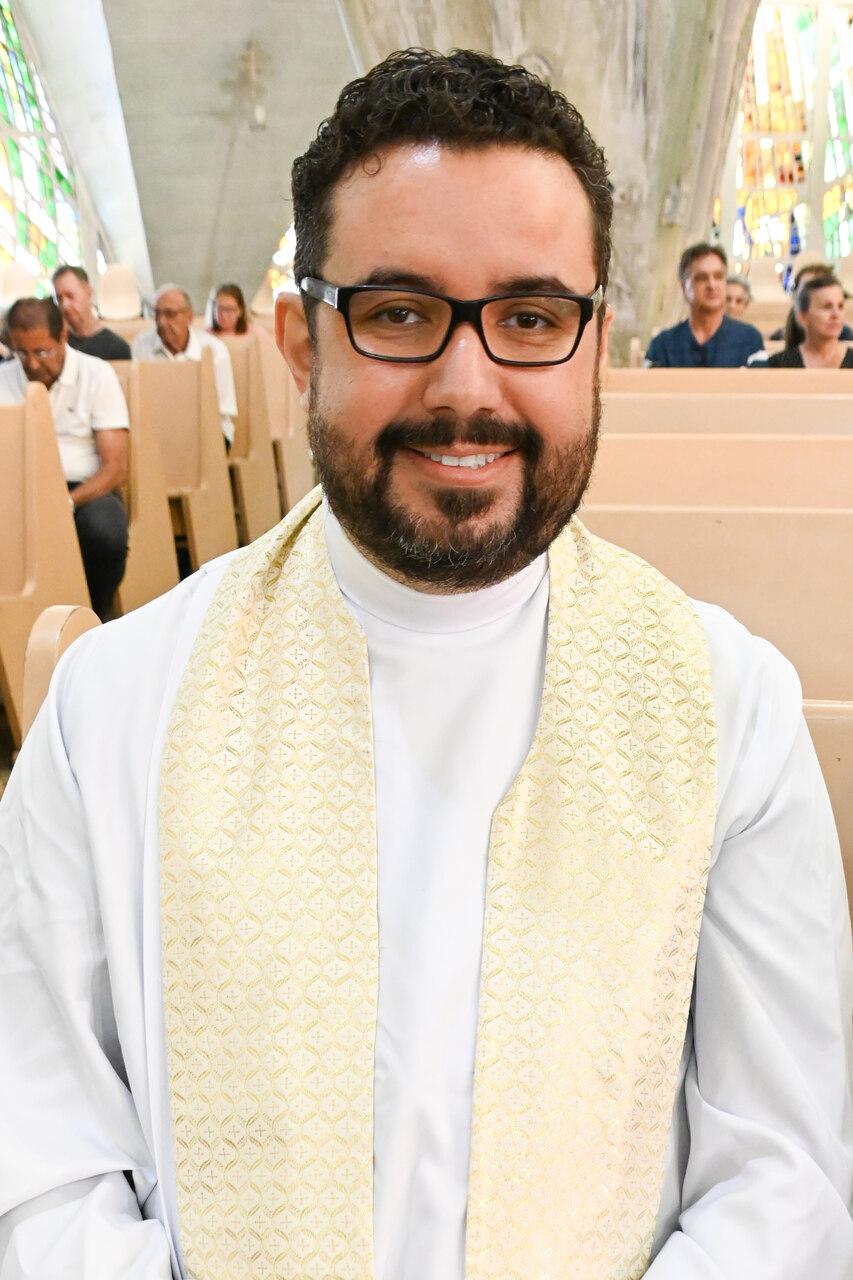 Padres Beto e Marcelo participam da Santa Missa do Crisma Padres Beto e Marcelo participam da Santa Missa do Crisma
