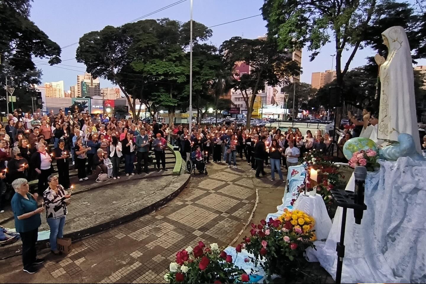 ARQUIDIOCESE REALIZA TERÇO MISSIONÁRIO