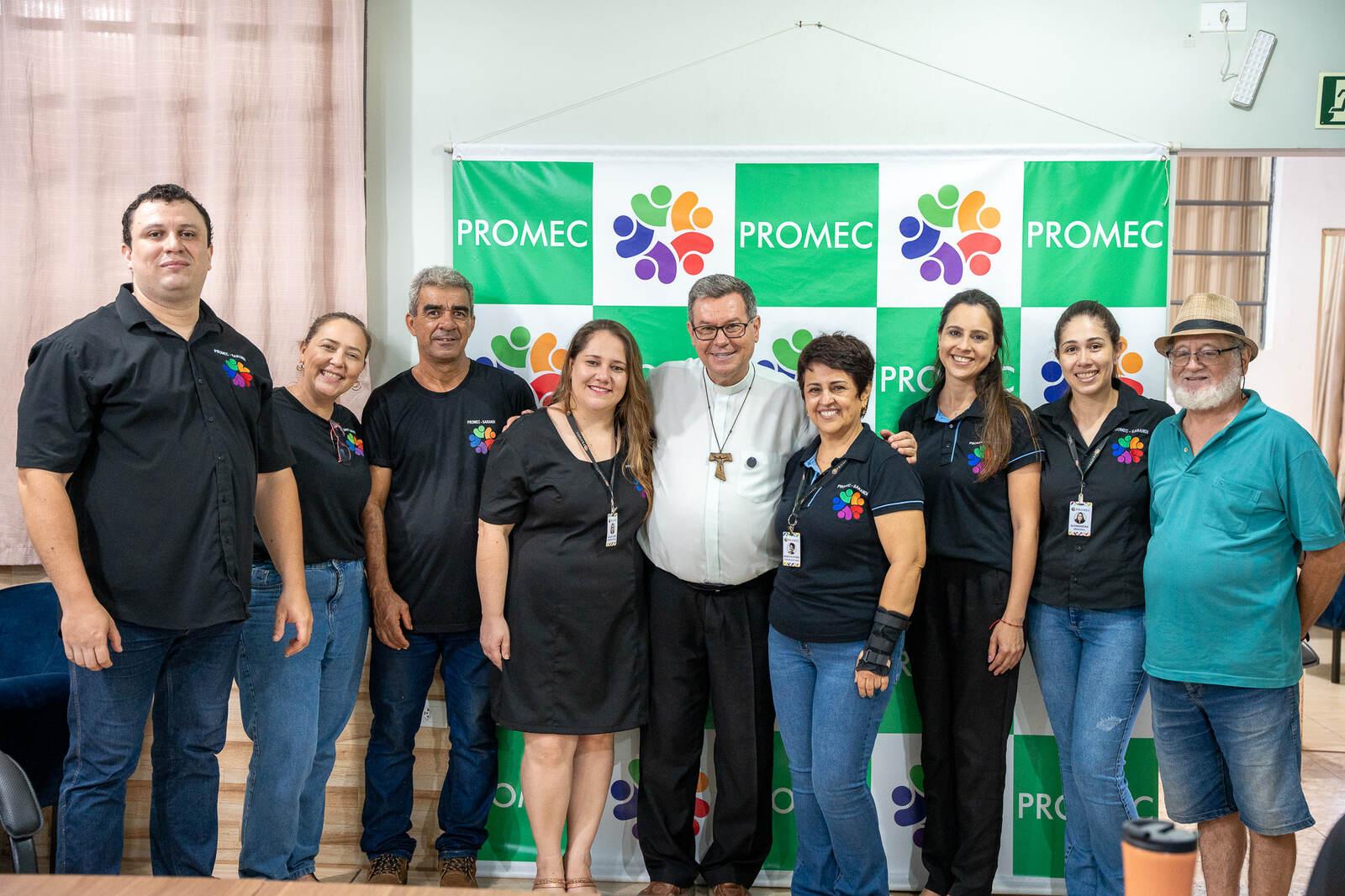 DOM SEVERINO VISITA PROMEC EM SARANDI