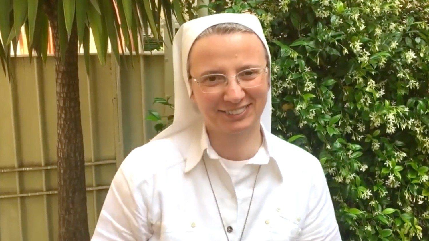 IRMÃ SIMONA BRAMBILLA É A PRIMEIRA PREFEITA NO VATICANO