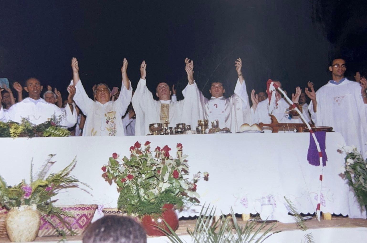 NÃO HAVIA TEMPLO, MAS JÁ HAVIA IGREJA