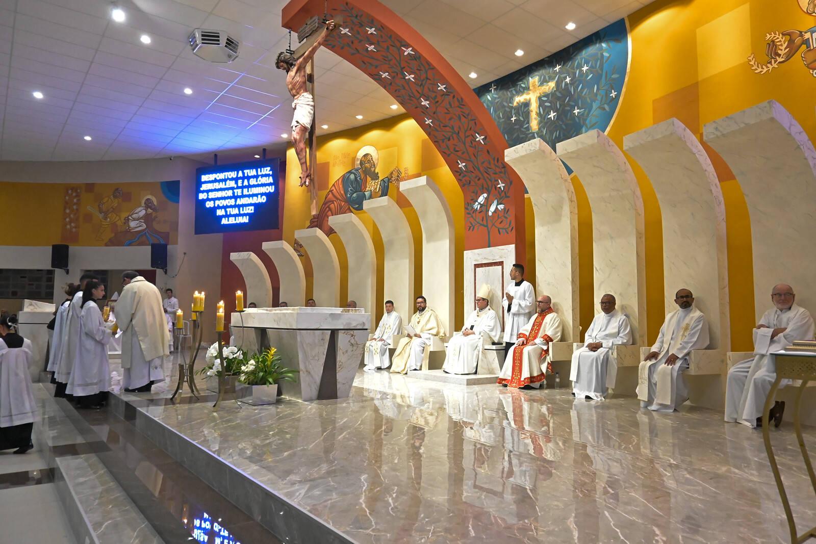 CONFIRA AS IMAGENS FEITAS PELA ARQUIDIOCESE DA DEDICAÇÃO DA PARÓQUIA