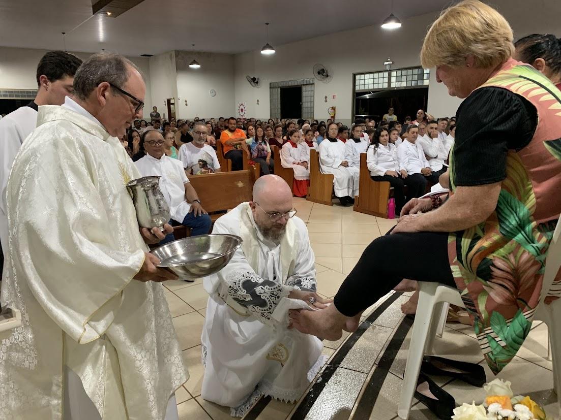 QUINTA-FEIRA SANTA DAS PRIMEIRAS VEZES QUINTA-FEIRA SANTA DAS PRIMEIRAS VEZES