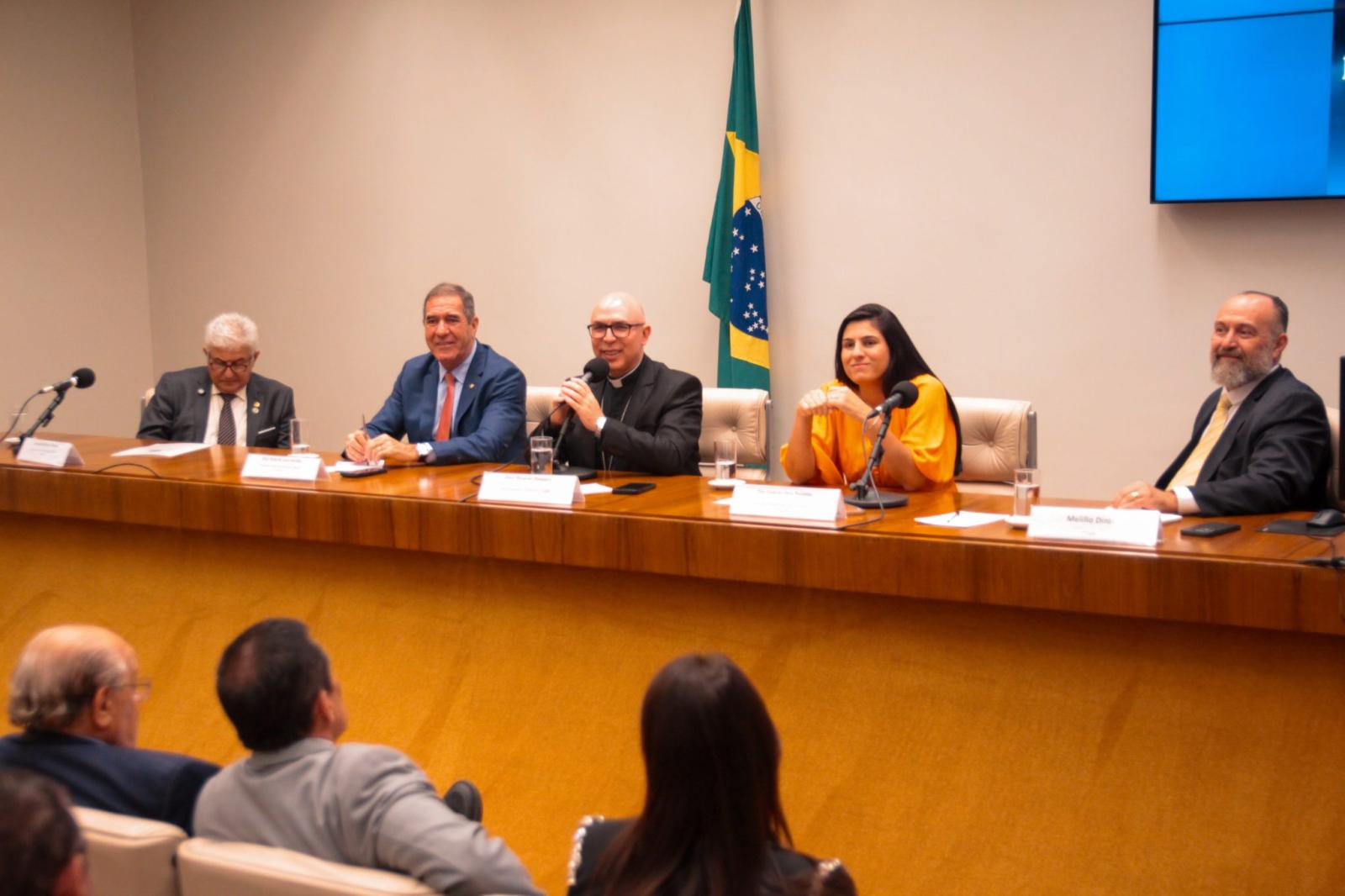FÉ E POLÍTICA