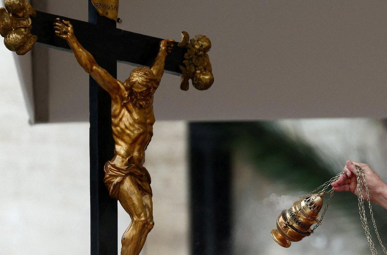 PAPA APROVA REGRAS MAIS CLARAS PARA OFERTAS E INTENÇÕES DE MISSAS