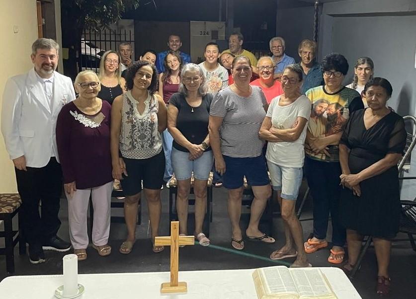A FAMÍLIA SE TORNA ALTAR ONDE O PÃO É PARTIDO