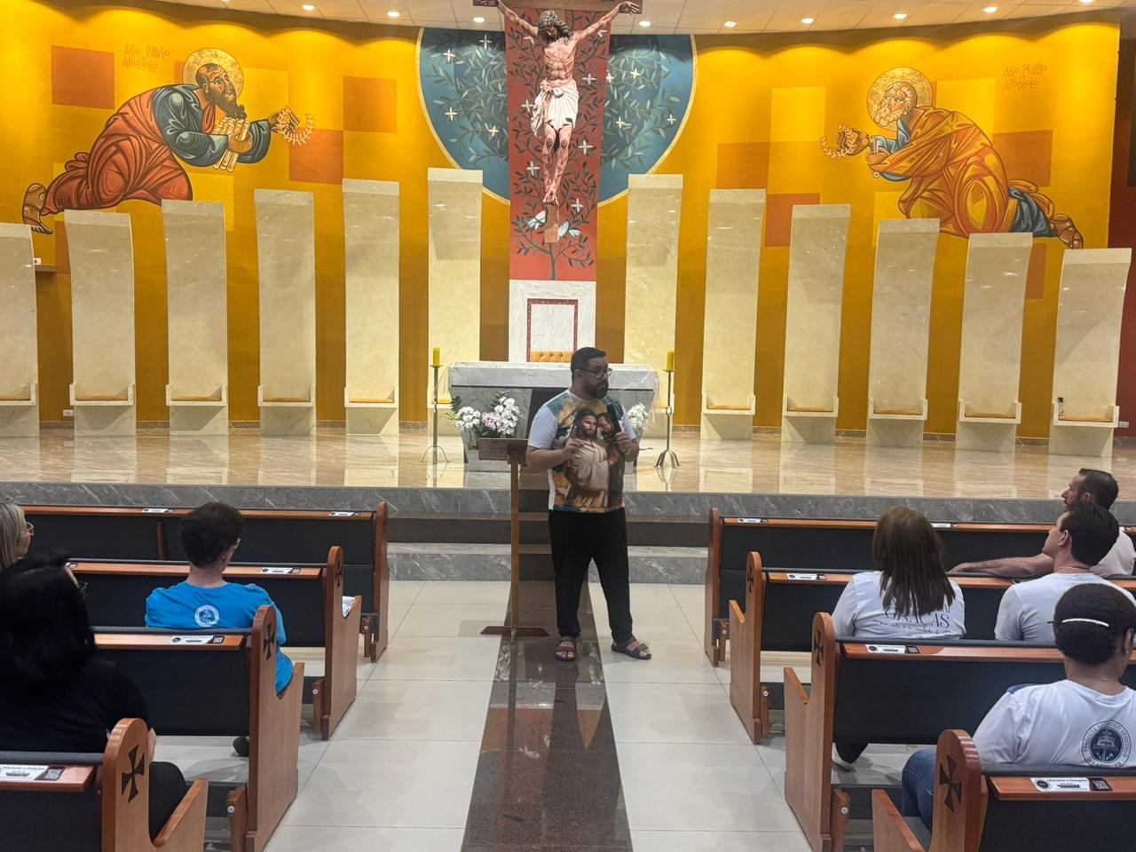 PE. BETO SE REÚNE COM OS MECES DEPOIS DA PRIMEIRA ADORAÇÃO DO ANO