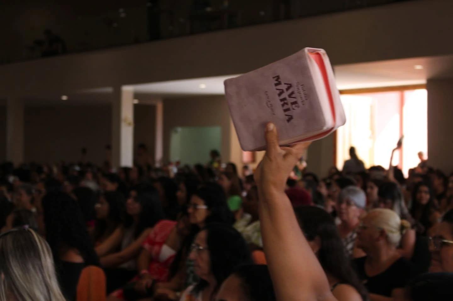 TARDE DAS MULHERES ABRE VENDAS DE CONVITES